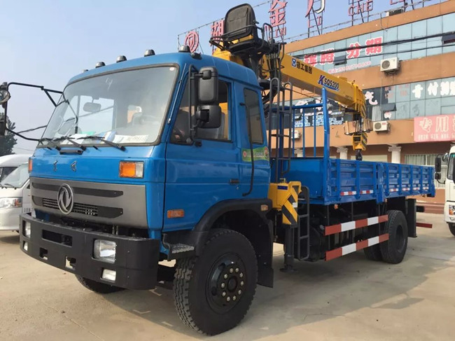 東風145隨車吊(可裝3.5噸~6.3噸吊機)