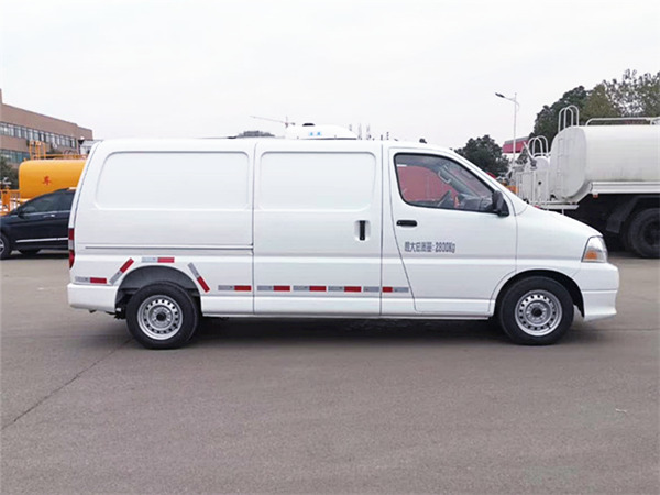 金杯快運面包冷藏車