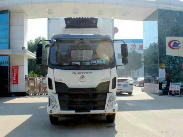 柳汽乘龍7.5米貨廂冷藏車 柳汽乘龍7.5米貨廂冷藏車