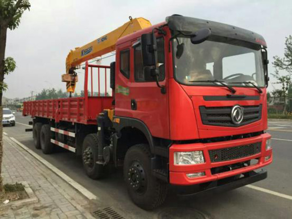 東風(fēng)征夢(mèng)前四后八輪隨車吊 東風(fēng)征夢(mèng)前四后八輪隨車吊