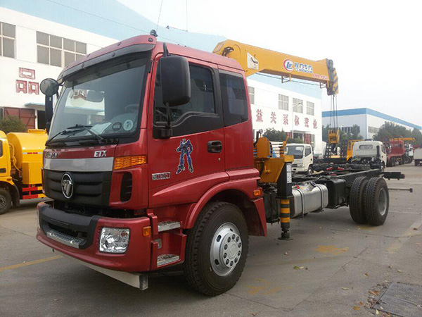 福田歐曼5.8米隨車(chē)吊 福田歐曼5.8米隨車(chē)吊