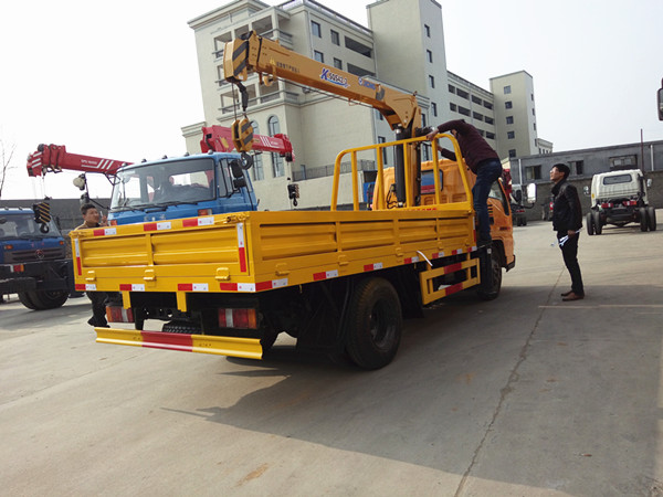 國五江鈴徐工2噸藍牌隨車吊