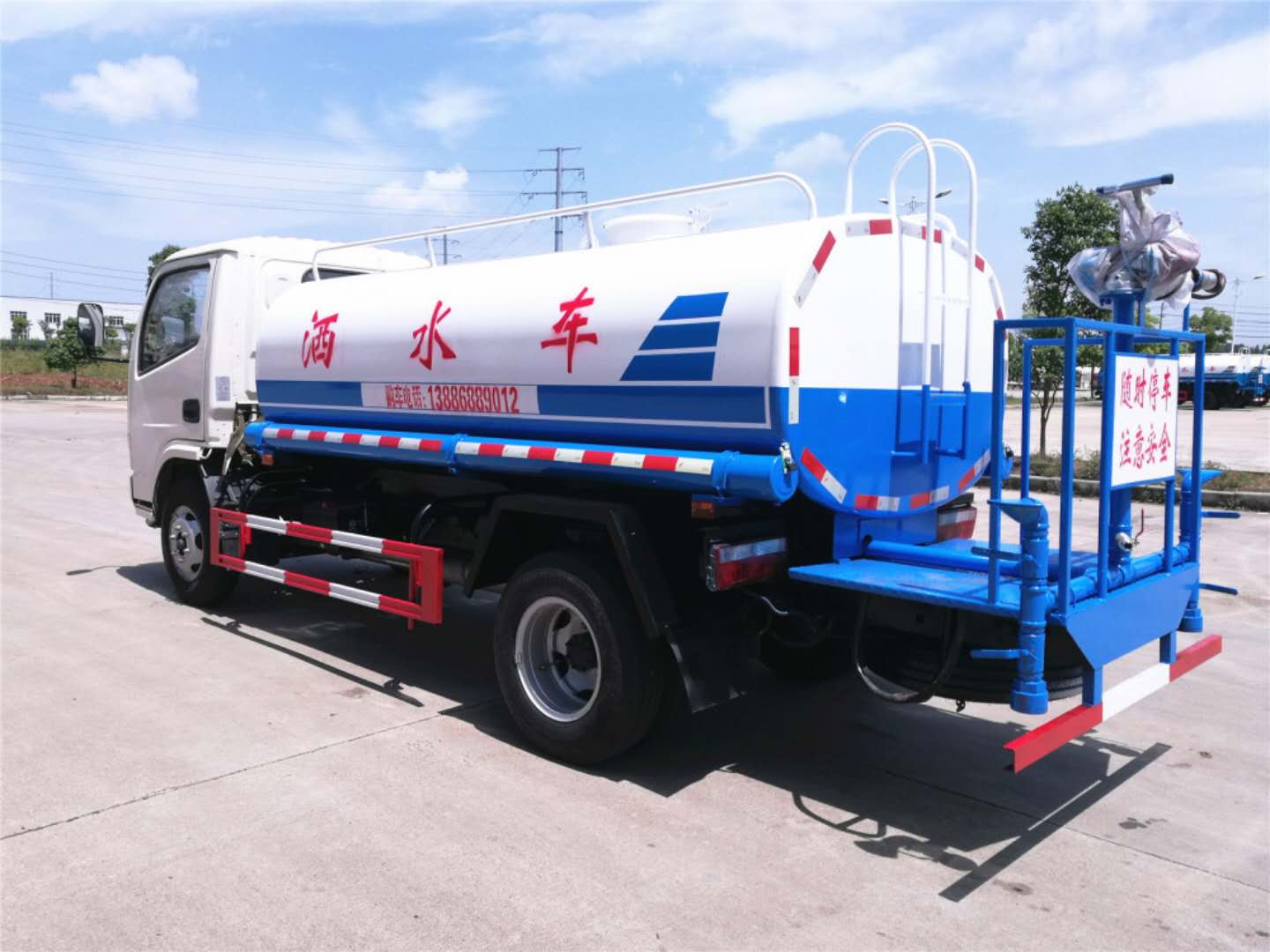 東風(fēng)福瑞卡5噸灑水車