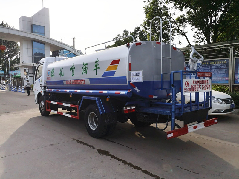 東風(fēng)8-9噸灑水車(chē)