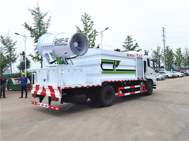 東風(fēng)天錦12噸霧炮車調(diào)試完畢發(fā)車