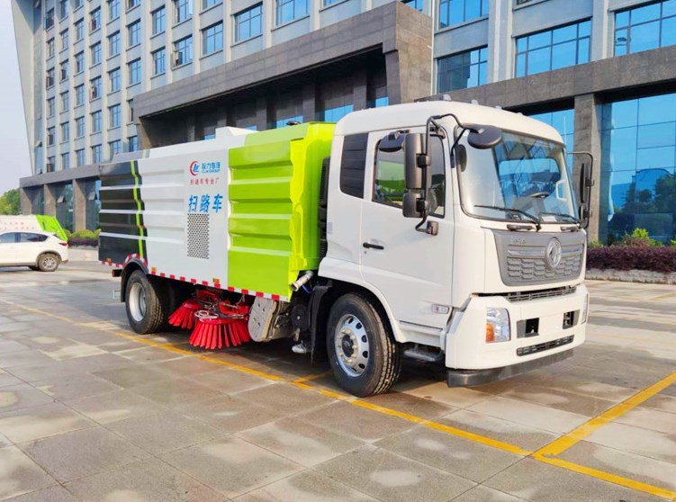 東風(fēng)天錦掃路車
