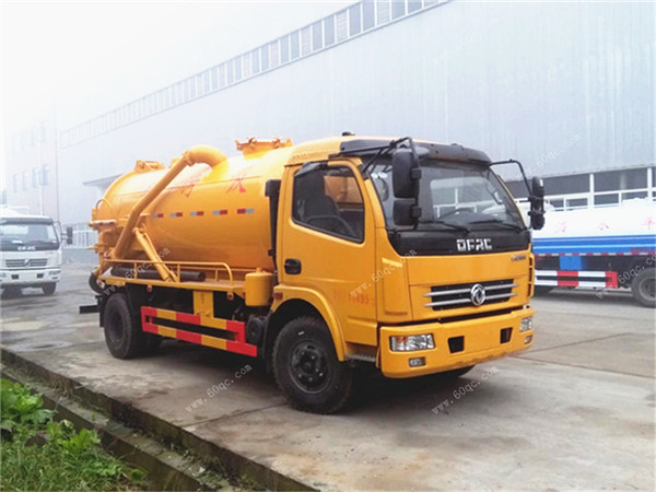東風(fēng)多利卡D7吸污車