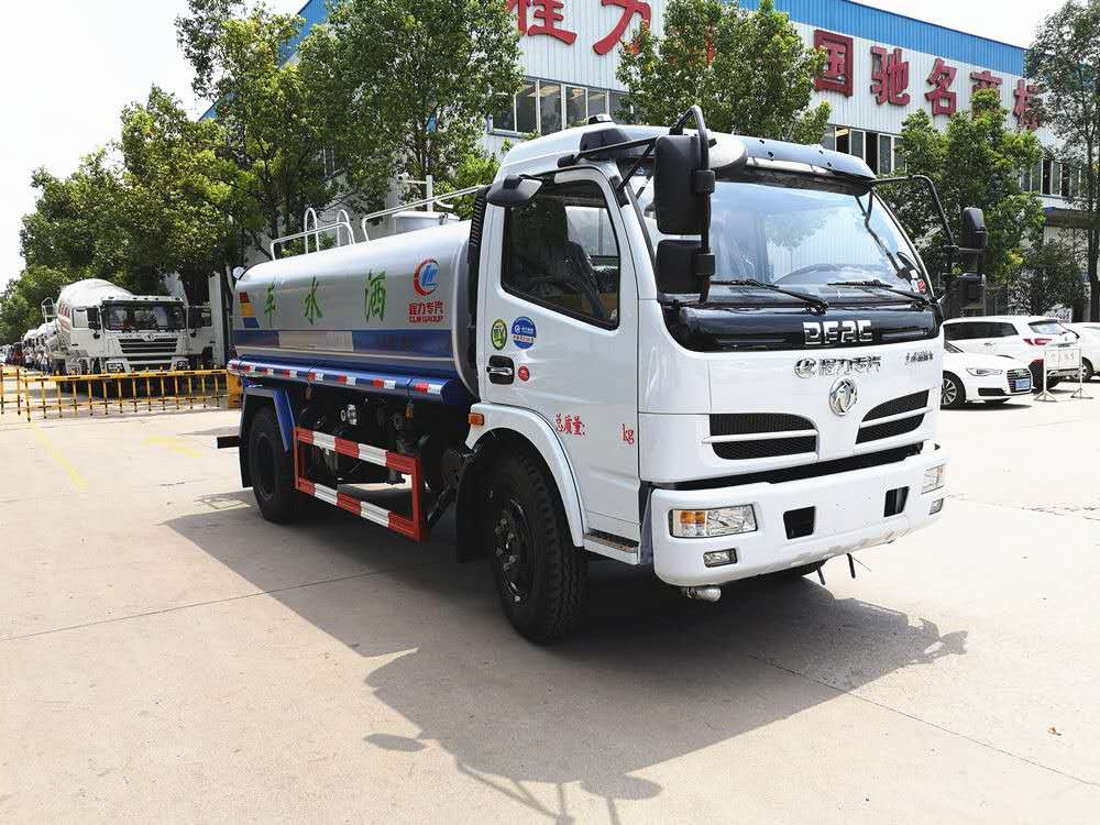 8噸灑水車價格多少，東風福瑞卡灑水車8噸一臺多少錢