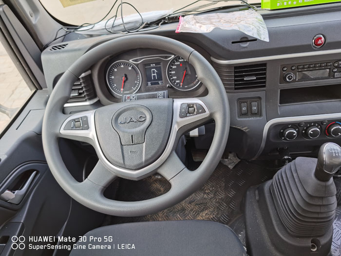 江淮駿鈴V6國六冷藏車