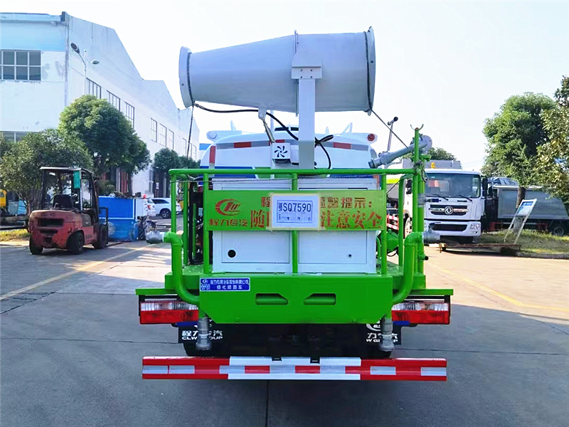 東風(fēng)華神V3灑水霧炮車