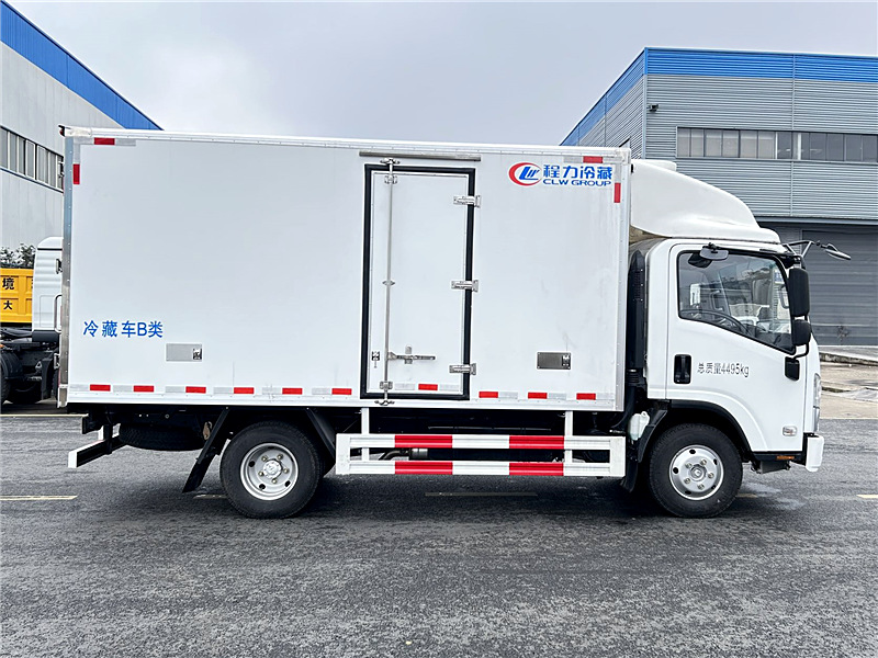 五十鈴KV100國(guó)六4.2米冷藏車(chē)