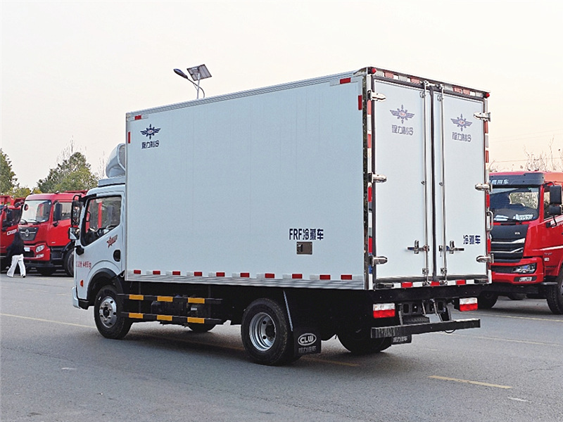 東風(fēng)多利卡國六冷藏車