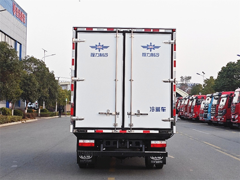 東風(fēng)多利卡D6國六冷藏車