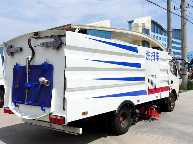 東風多利卡洗掃車