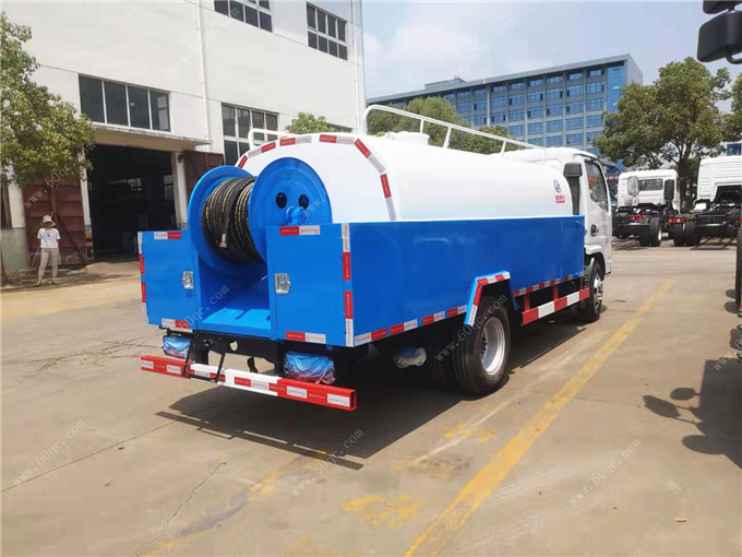 東風多利卡D6高壓清洗車