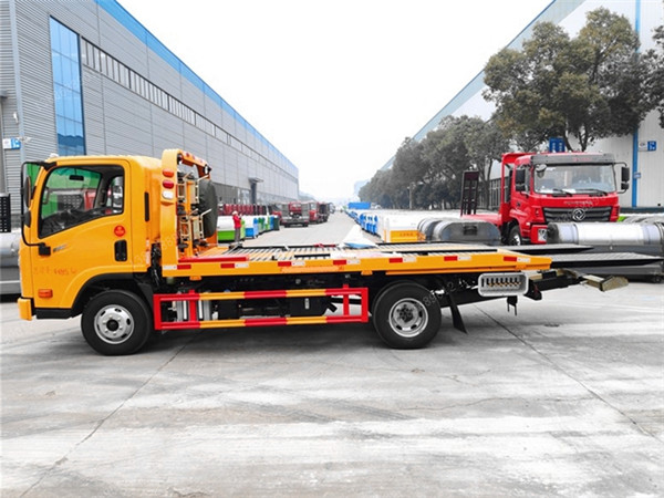 國六大運(yùn)清障車藍(lán)牌一拖二平板清障車