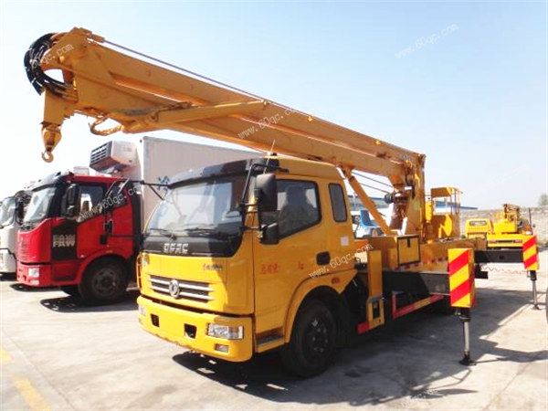 東風多利卡D7高空作業車