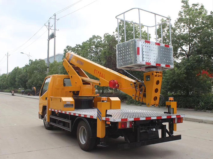 江鈴21米藍牌國六高空作業車