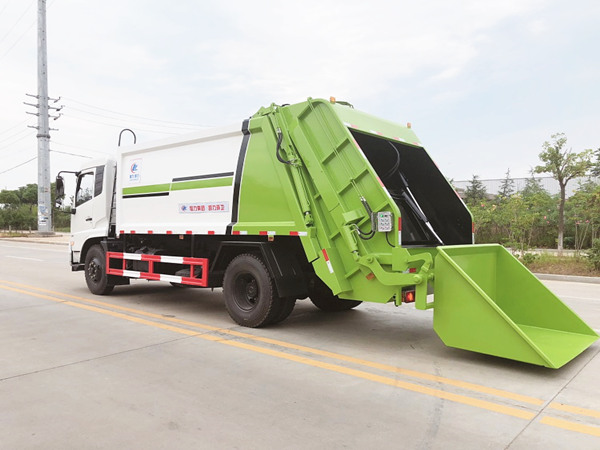 東風145壓縮式垃圾車