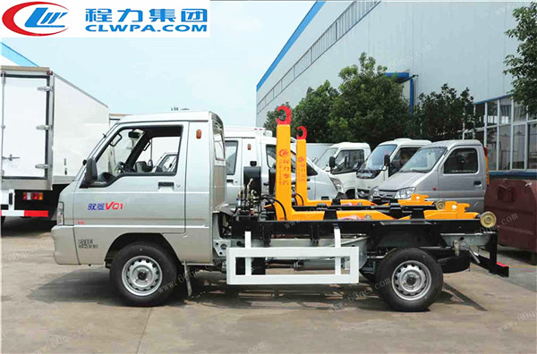 福田馭菱勾臂式垃圾車