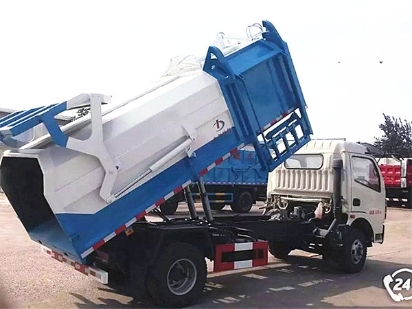 東風自裝卸式垃圾車