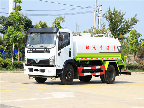 灑水車對公路路面養護的需求日益加大
