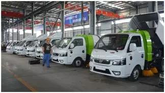 國(guó)六東風(fēng)途逸小型掃路車