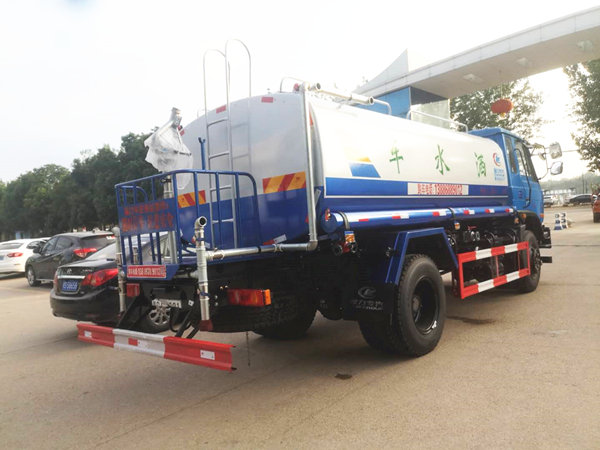 東風(fēng)145灑水車(chē)